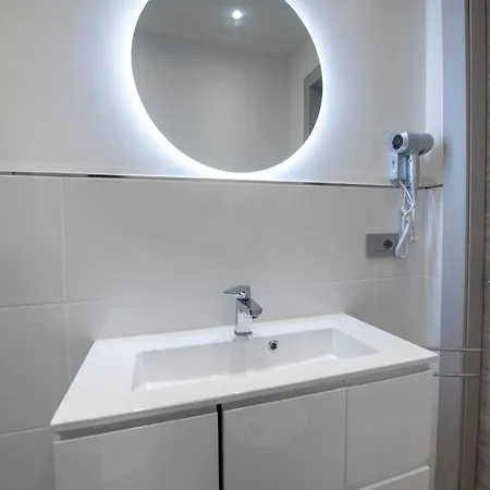 Homestay 240 Camera Nord - Affittacamere Sara Chiavari, 200metri Dal Mare *