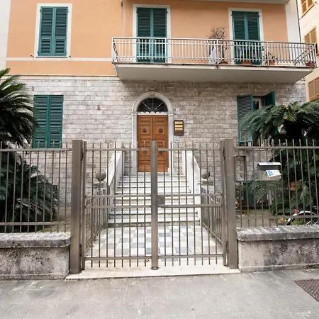 240 Camera Nord - Affittacamere Sara Chiavari, 200metri Dal Mare Habitación en casa particular